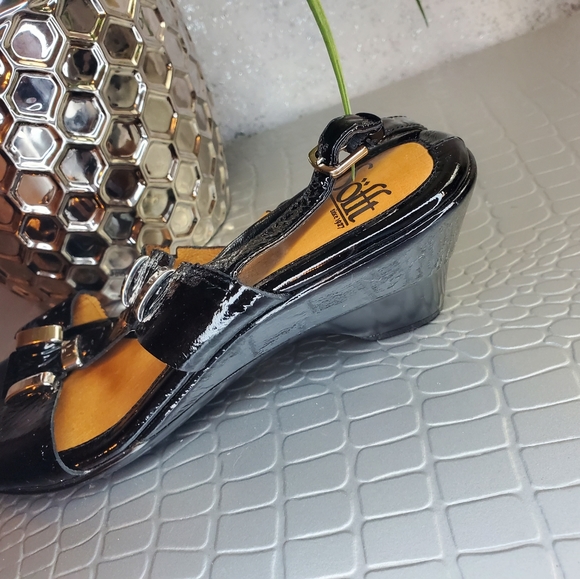 Sofft Black Patent Wedge Heel Sandals Leather size 7 - Picture 7 of 9